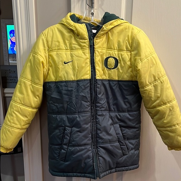 Nike University of Oregon Ducks Yellow and green coat. Boys size 12/14